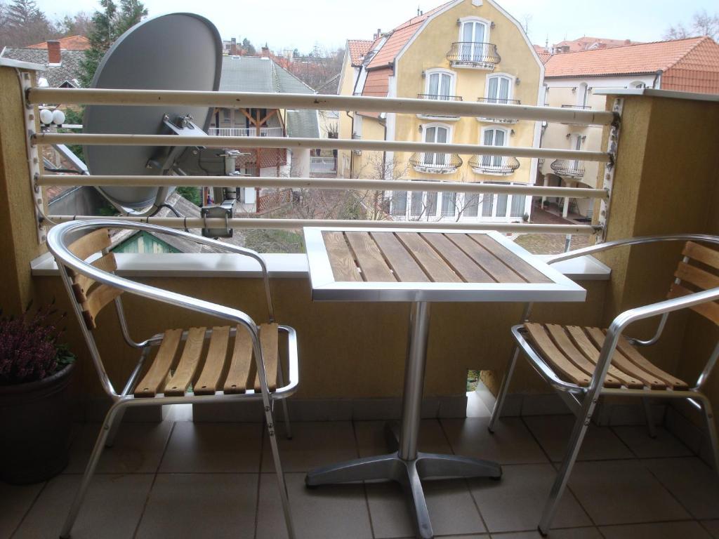 Holiv Apartman Heviz Exterior photo
